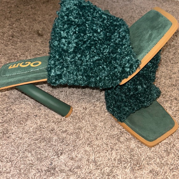 Green fuzzy EGO heels - Picture 3 of 4
